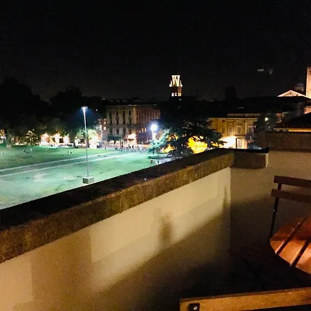 Pilotta's Balcony アパート