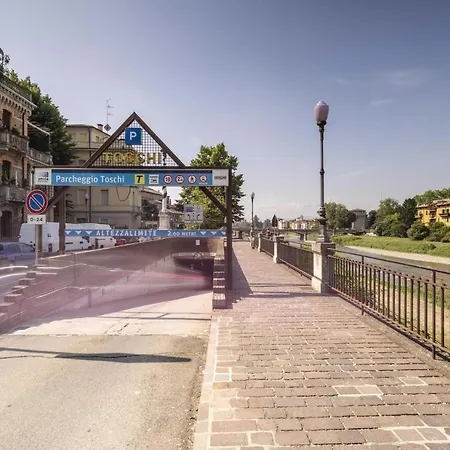 Daire Pilotta's Balcony